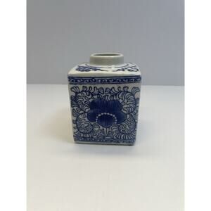 Two's Company Canton Collection ceramic rectangular blue and white tea caddy